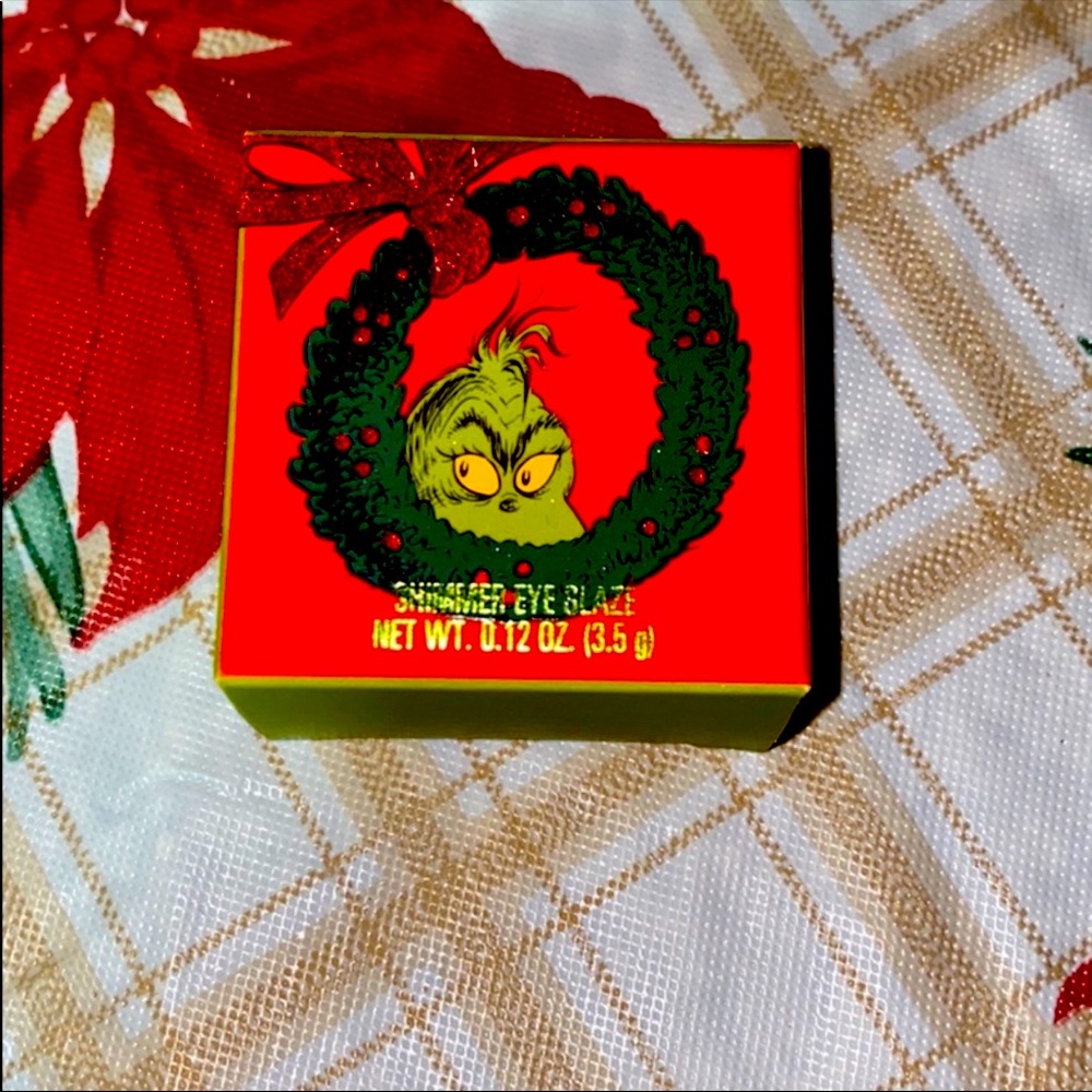 Kylie limited edition grinch shimmer shadow